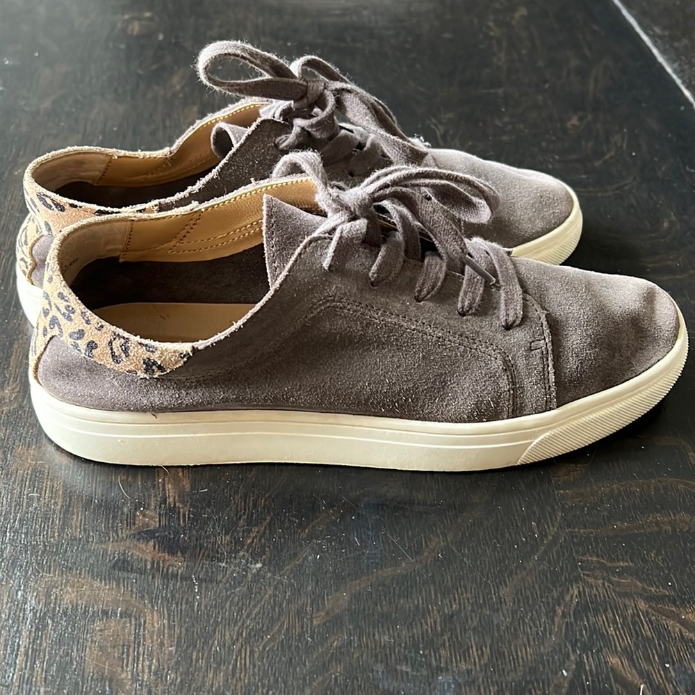 Lucky brand gray suede leopard back trim sneakers